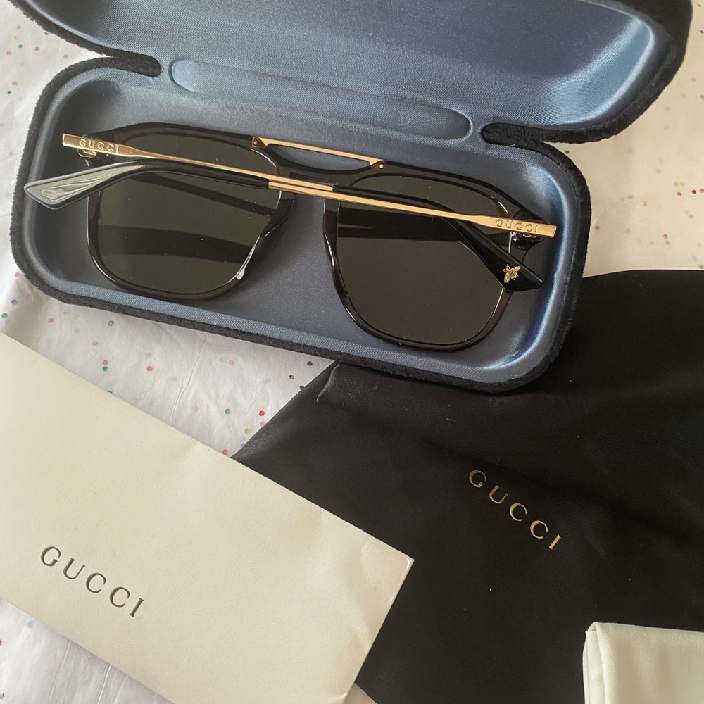 Brand new oversized Gucci sunglasses 🕶